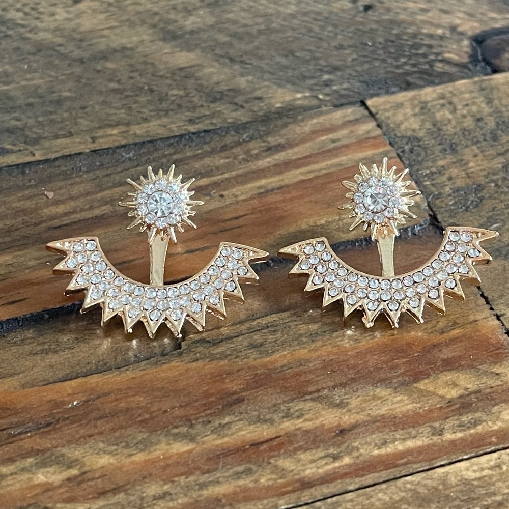 Aretes modernos